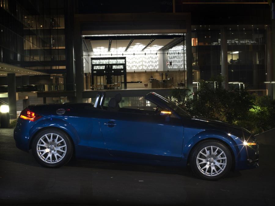  Audi TT Roadster (8J) 2007 года  (AU) (фото 23 из 26)